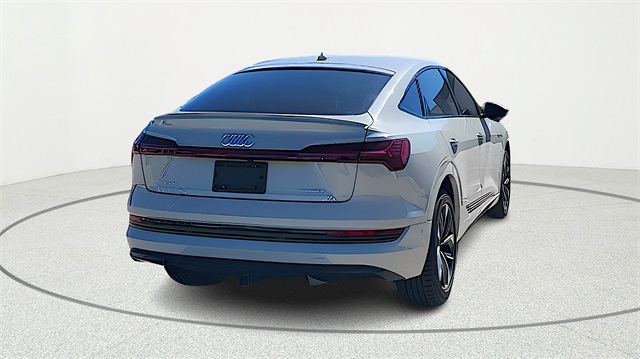 2021 Audi e-tron Sportback Premium Plus Image 4 of 46