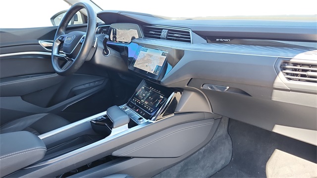 2021 Audi e-tron Sportback Premium Plus Image 17 of 46