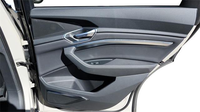 2021 Audi e-tron Sportback Premium Plus Image 27 of 46