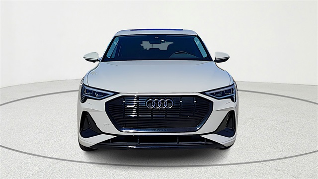 2021 Audi e-tron Sportback Premium Plus Image 2 of 46