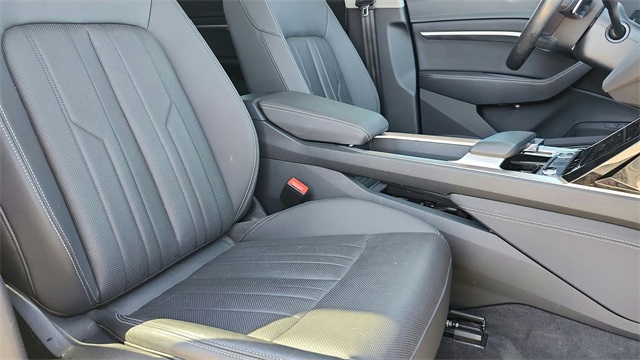 2021 Audi e-tron Sportback Premium Plus Image 13 of 46