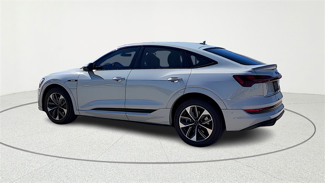 2021 Audi e-tron Sportback Premium Plus Image 8 of 46