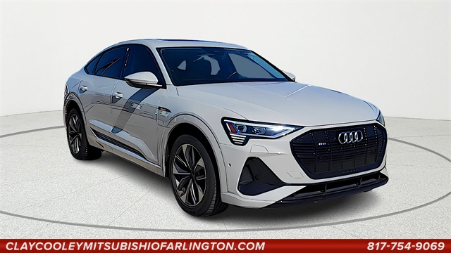 2021 Audi e-tron Sportback Premium Plus Image 3 of 46