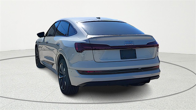 2021 Audi e-tron Sportback Premium Plus Image 7 of 46