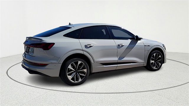 2021 Audi e-tron Sportback Premium Plus Image 5 of 46