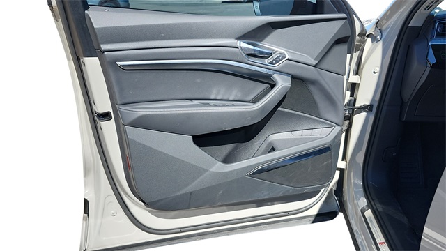 2021 Audi e-tron Sportback Premium Plus Image 30 of 46