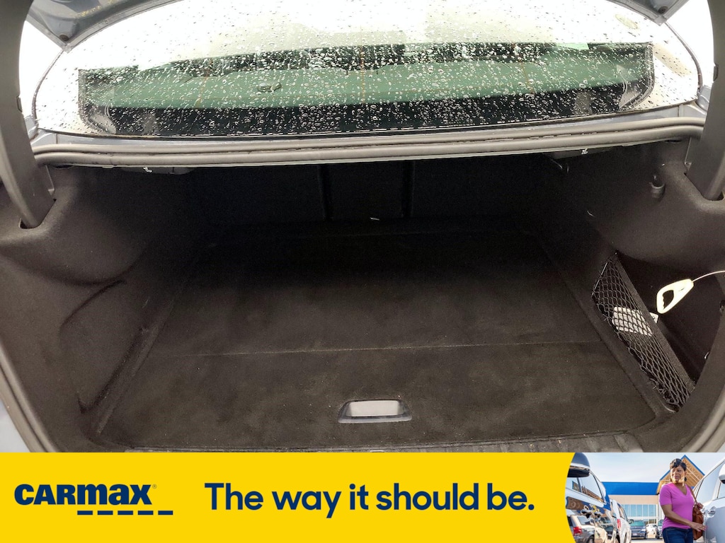 Vehicle image 9 of 28