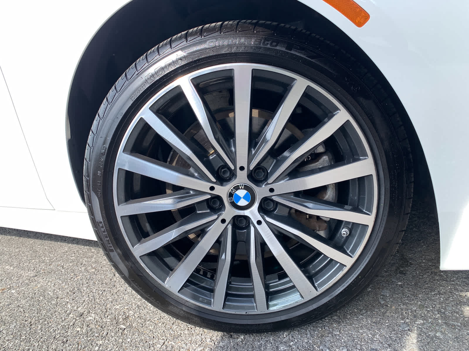 Vehicle image 11 of 27