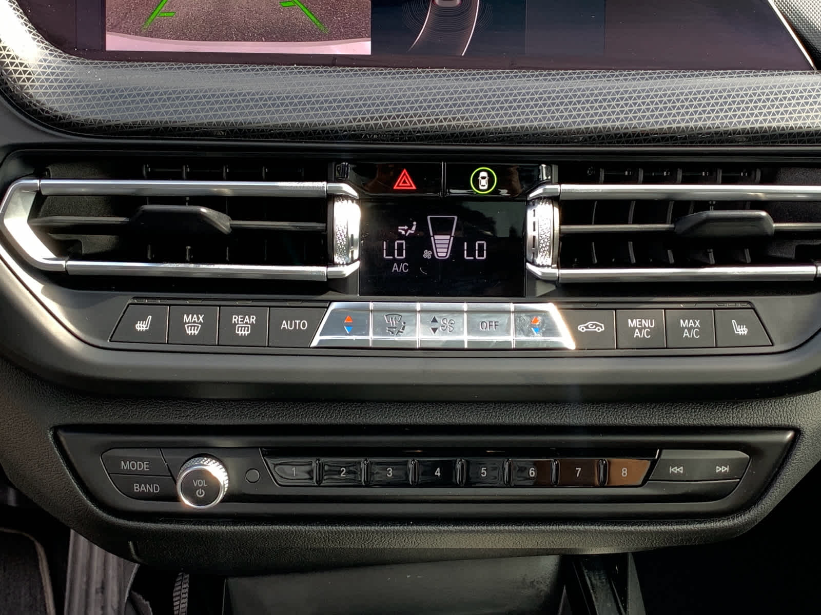 Vehicle image 16 of 27