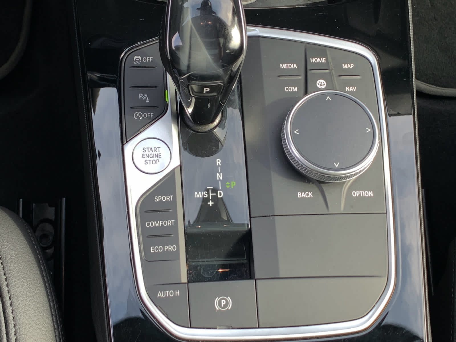 Vehicle image 23 of 27