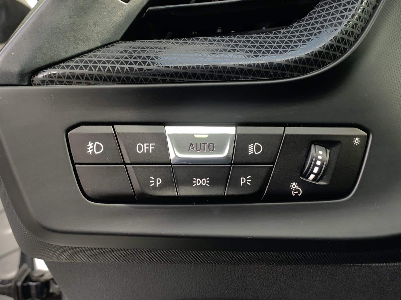 Vehicle image 25 of 27