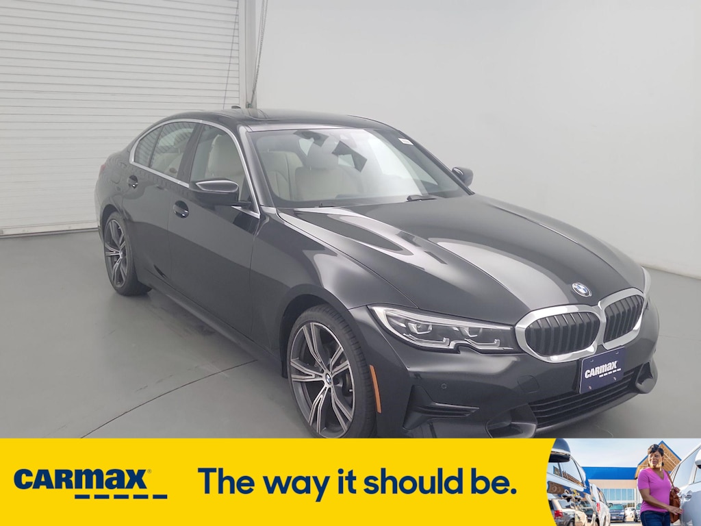 Vehicle image 4 of 28