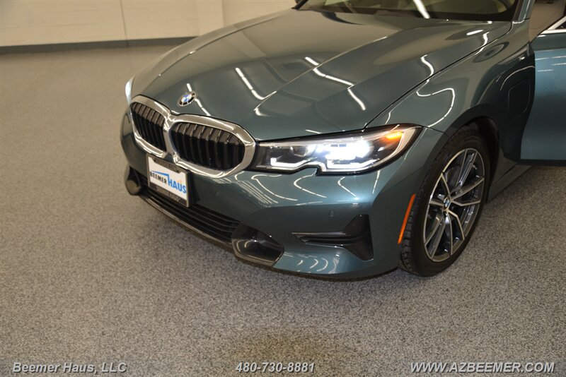 Vehicle image 4 of 50