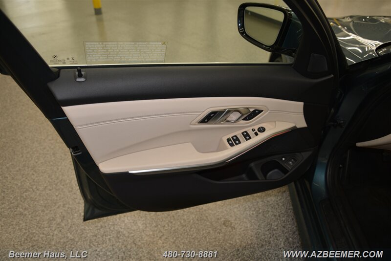 Vehicle image 41 of 50