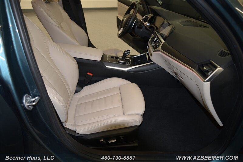 Vehicle image 22 of 50
