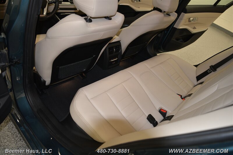 Vehicle image 28 of 50