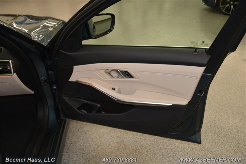 Vehicle image 44 of 50