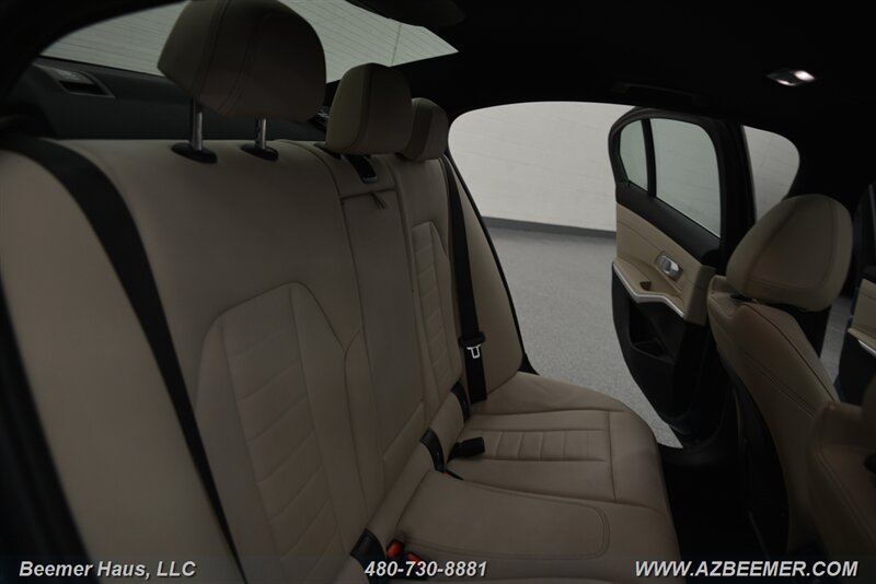 Vehicle image 27 of 50