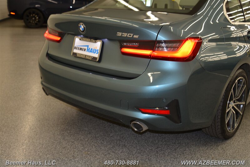 Vehicle image 10 of 50