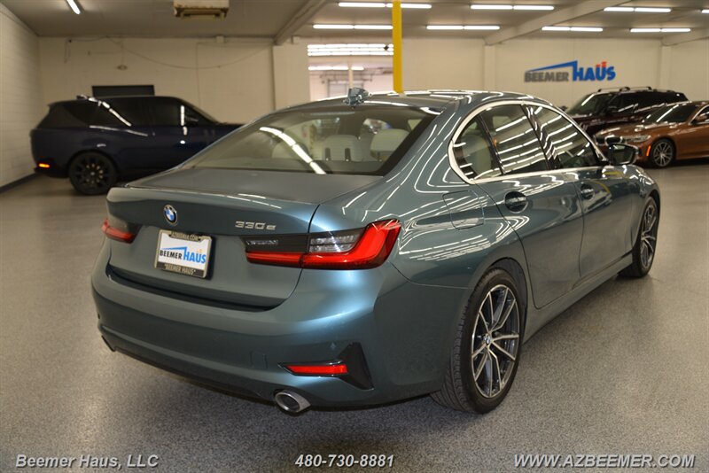 Vehicle image 9 of 50