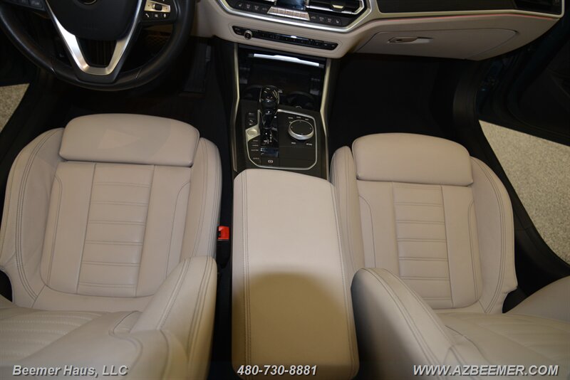 Vehicle image 21 of 50