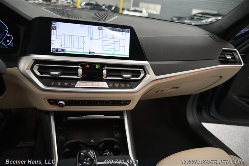 Vehicle image 33 of 50