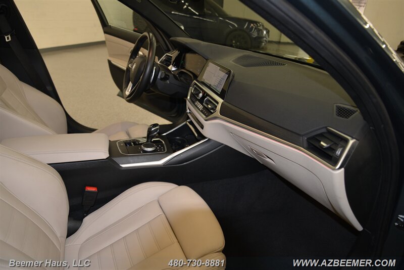 Vehicle image 23 of 50