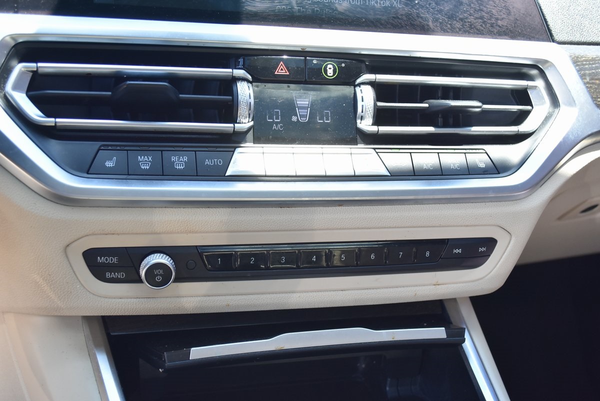 Vehicle image 24 of 38