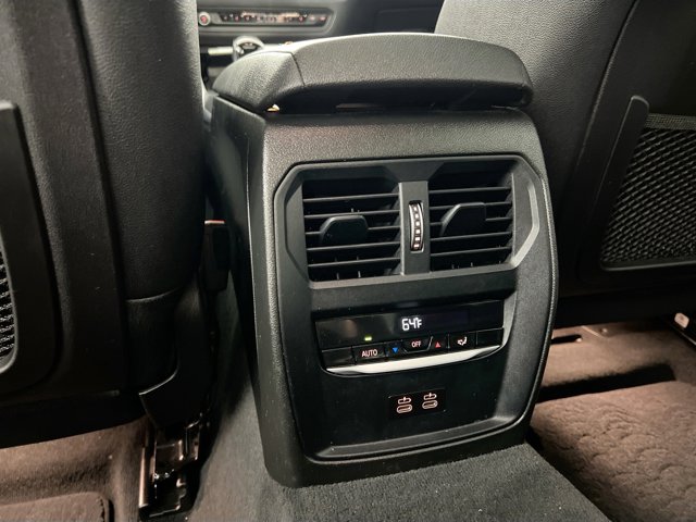 Vehicle image 34 of 44