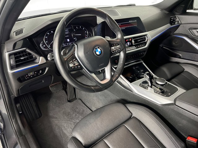 Vehicle image 23 of 44