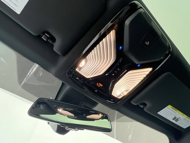 Vehicle image 40 of 44