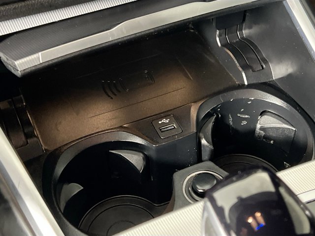 Vehicle image 39 of 44