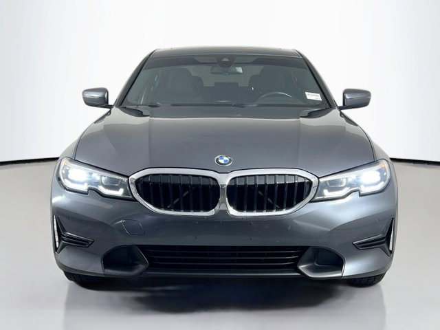 Vehicle image 2 of 44