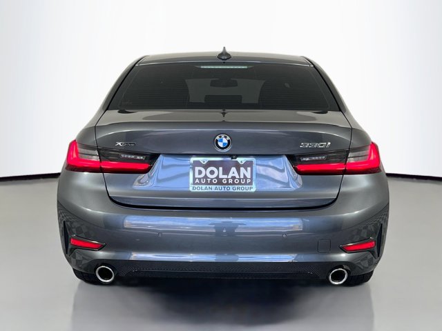 Vehicle image 9 of 44