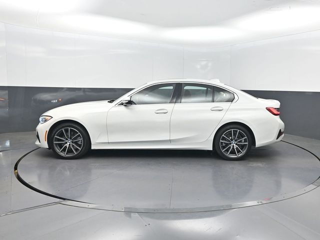 2021 BMW 3 Series 330i xDrive Image 2 of 46