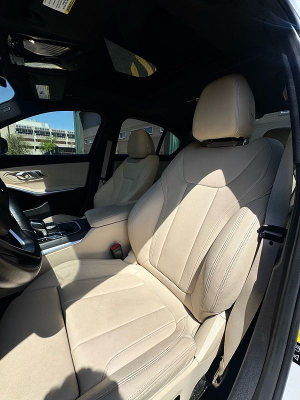 Vehicle image 12 of 14