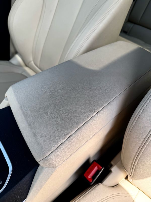 Vehicle image 11 of 14