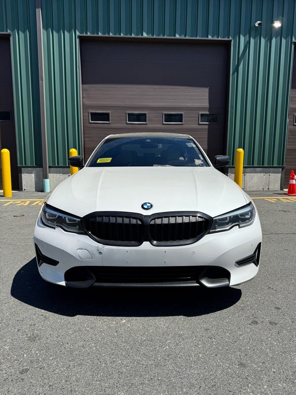Vehicle image 2 of 14