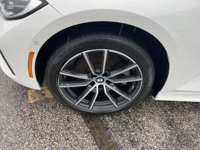 Vehicle image 14 of 35
