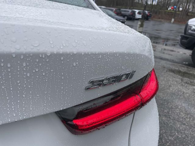 Vehicle image 12 of 35