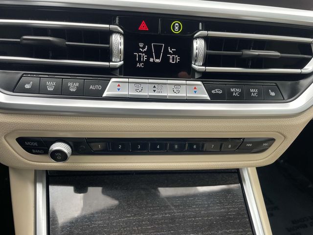 Vehicle image 26 of 35