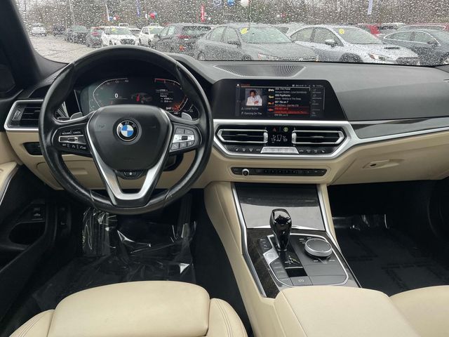 Vehicle image 16 of 35