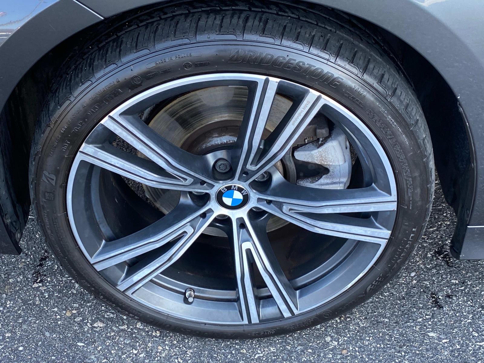 Vehicle image 25 of 27