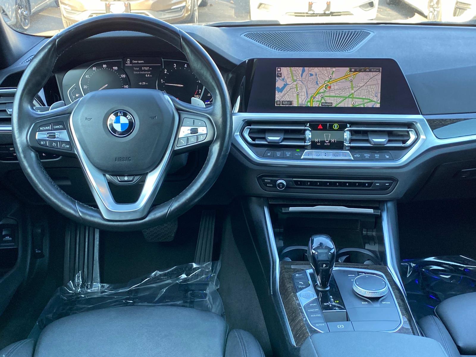 Vehicle image 10 of 27