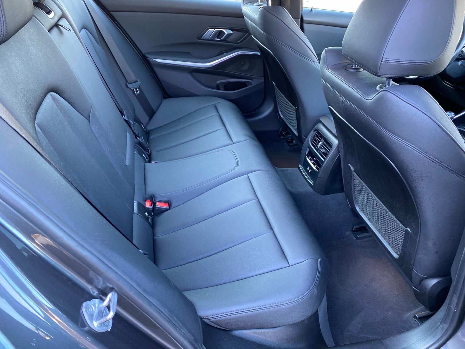 Vehicle image 24 of 27
