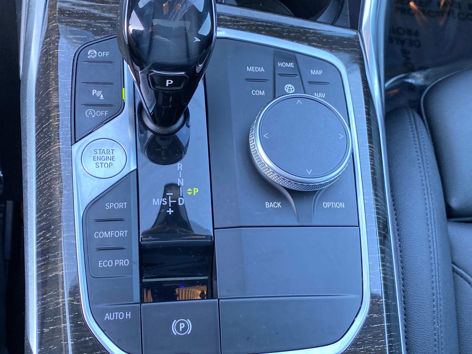 Vehicle image 14 of 27