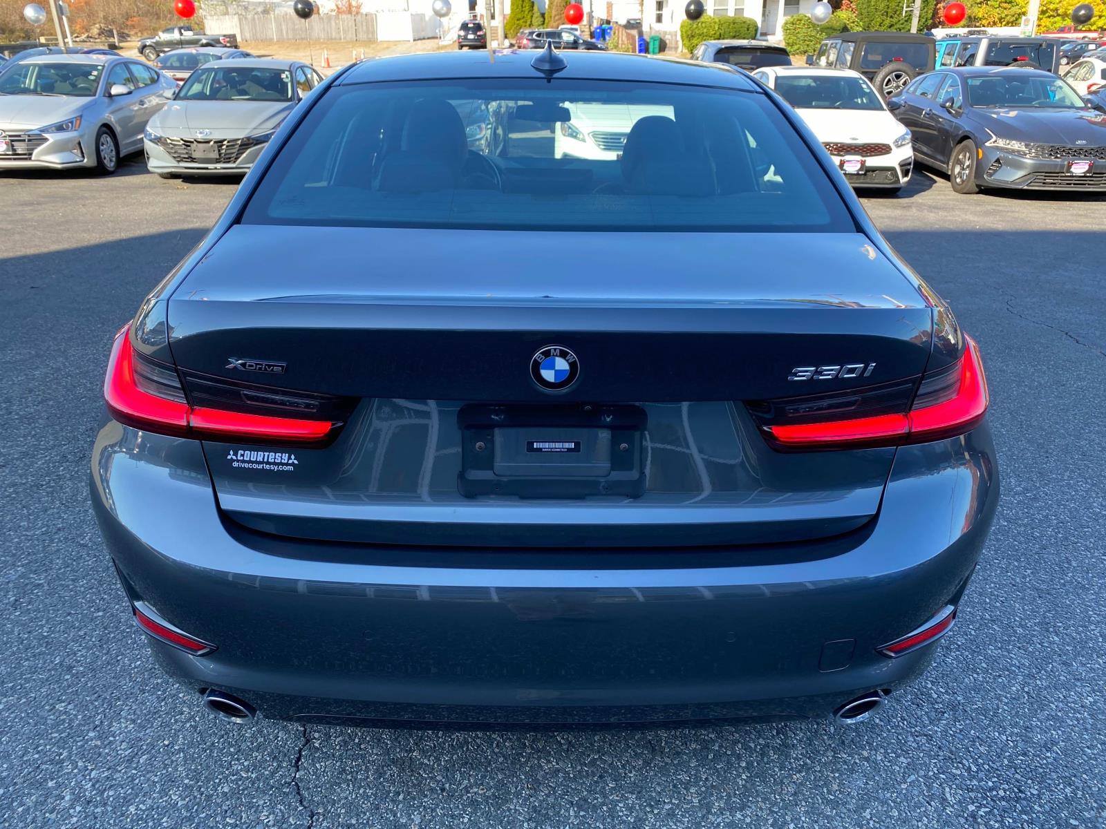 Vehicle image 8 of 27
