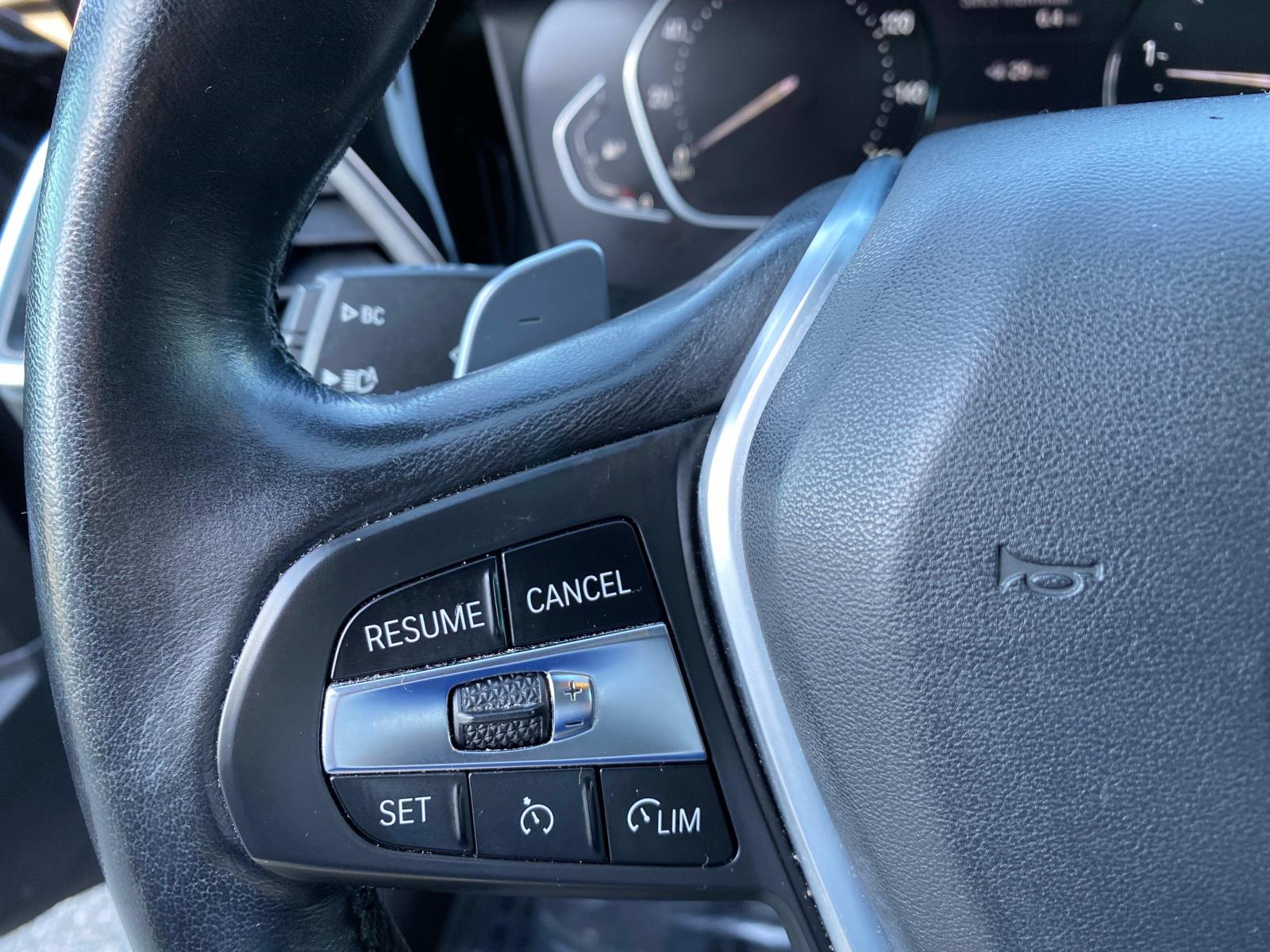 Vehicle image 18 of 27