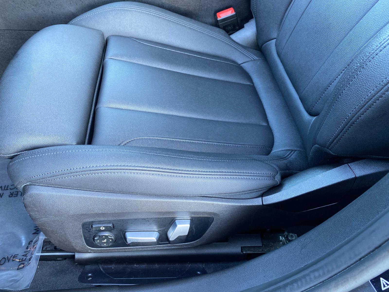 Vehicle image 22 of 27