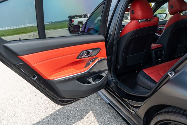 Vehicle image 17 of 44